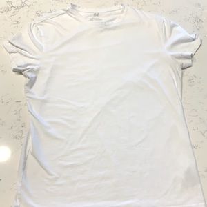 H&M men’s muscle fit tee size large